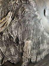 Lade das Bild in den Galerie-Viewer, Heavy Bull Silver - Einzelstück aus Spachtel- und Acryltechnik auf edler Leinwand - 160 x 90cm